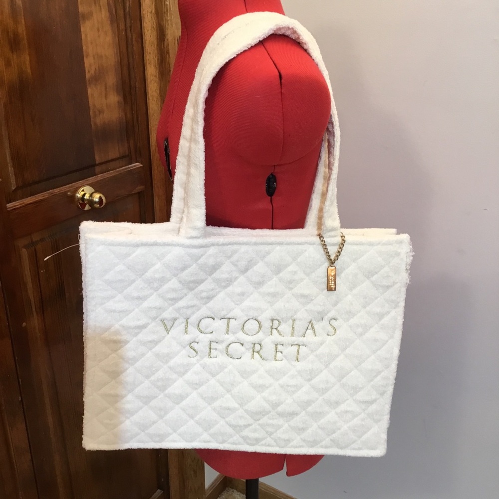 Victoria's Secret White Quilted Tote, NWOT, 17x14.5x4.5”
